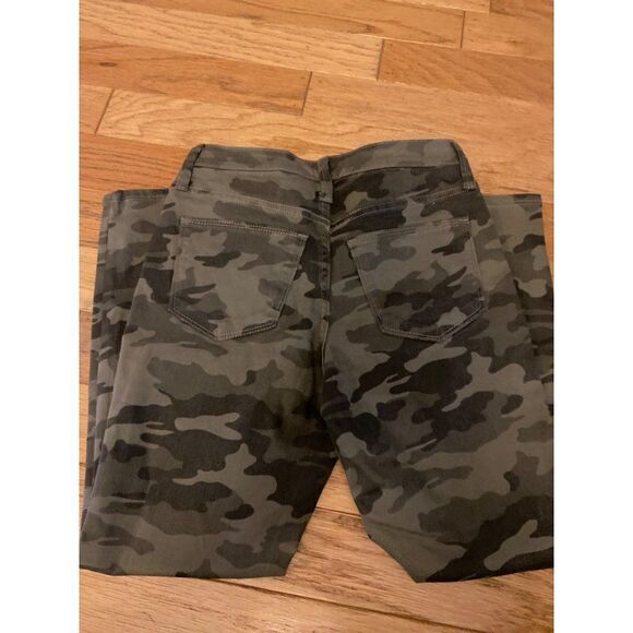 Universal Thread women's green camouflage high rise skinny crop pants size 2/26 - Picture 4 of 10